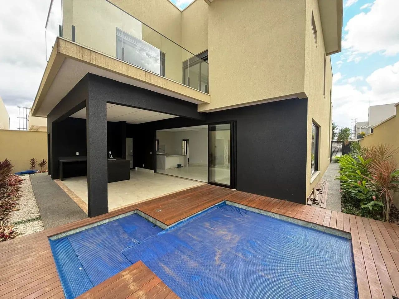 SOBRADO 360M2 JARDINS FRANÇA - NUNCA HABITADO