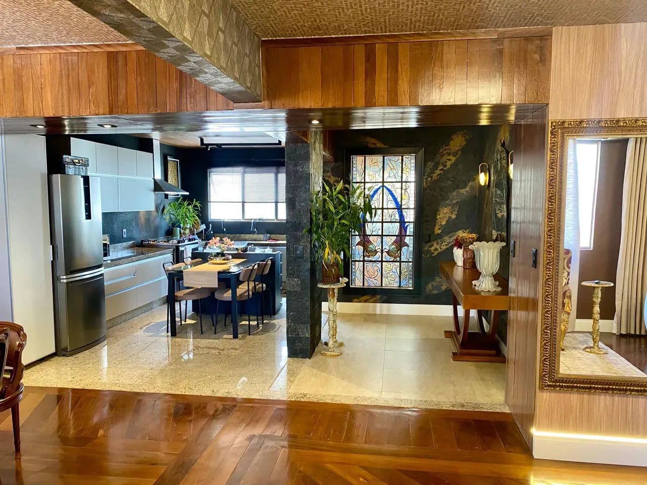 APARTAMENTO 3 SUÍTES NO SETOR OESTE