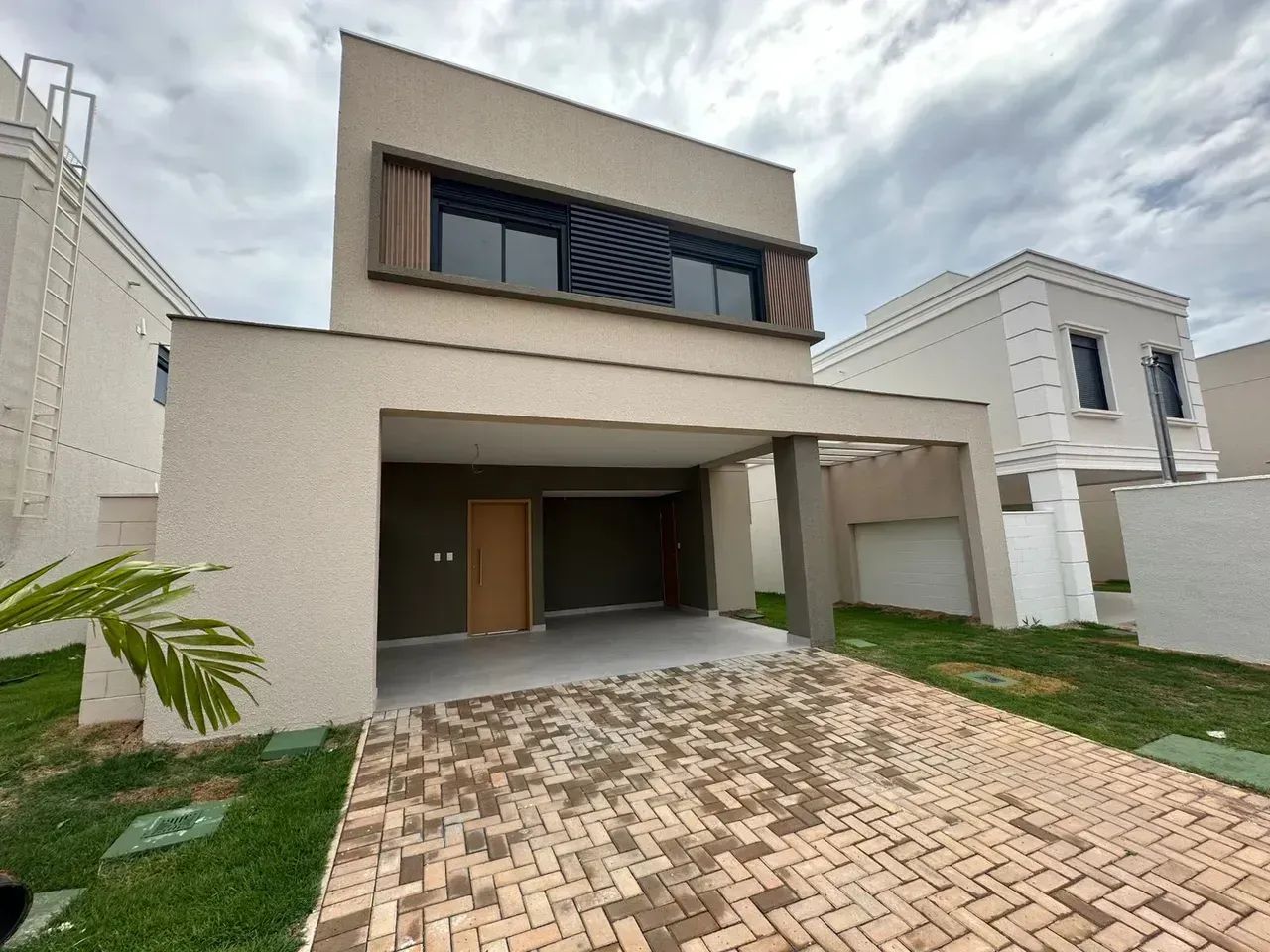 SOBRADO EM CONDOMINIO