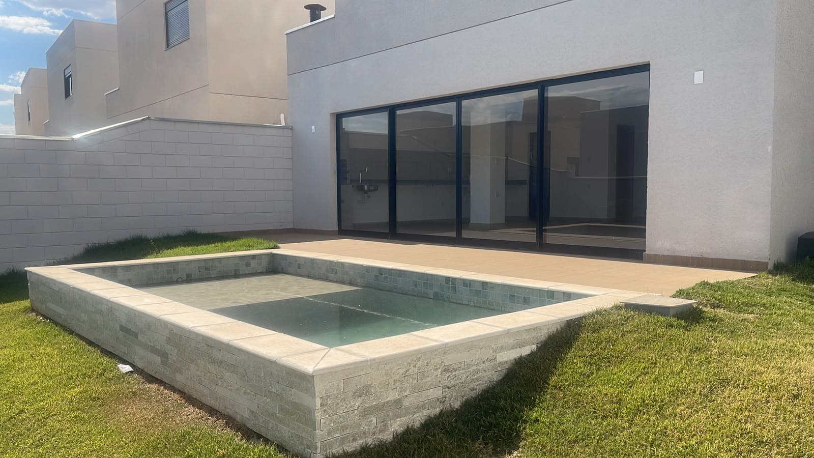 JARDINS LYON – Qd 13 lt 11
